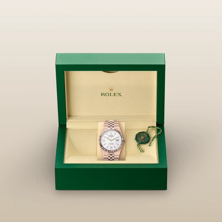 Gallery image #2 - Rolex Land-Dweller 40 [M127335-0001]