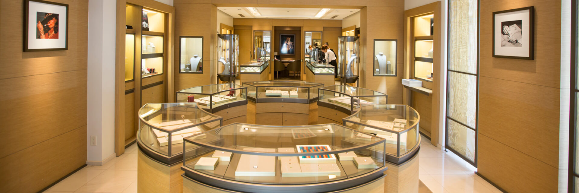 Kirk Freeport opened Cartier Boutique on Cardinal Avenue in the Grand Cayman Islands